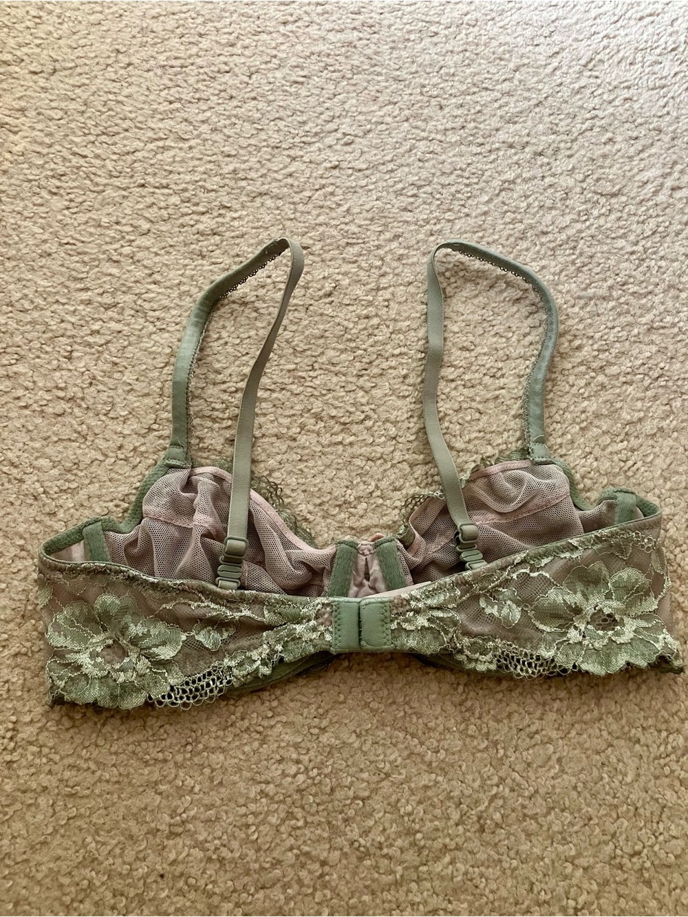 VICTORIA’S SECRET body by Victoria beautiful lace bra 🎀 - Picture 2 of 4